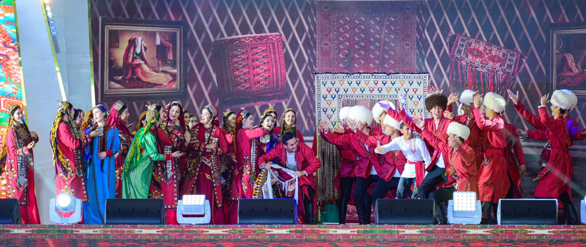 Türkmenistanda Saglygy goraýyş we derman senagaty işgärleriniň güni bellenildi